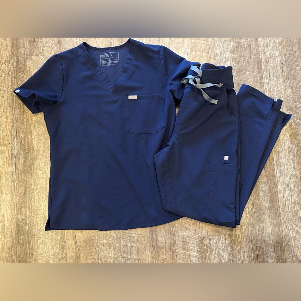 Women’s Figs Scrubs